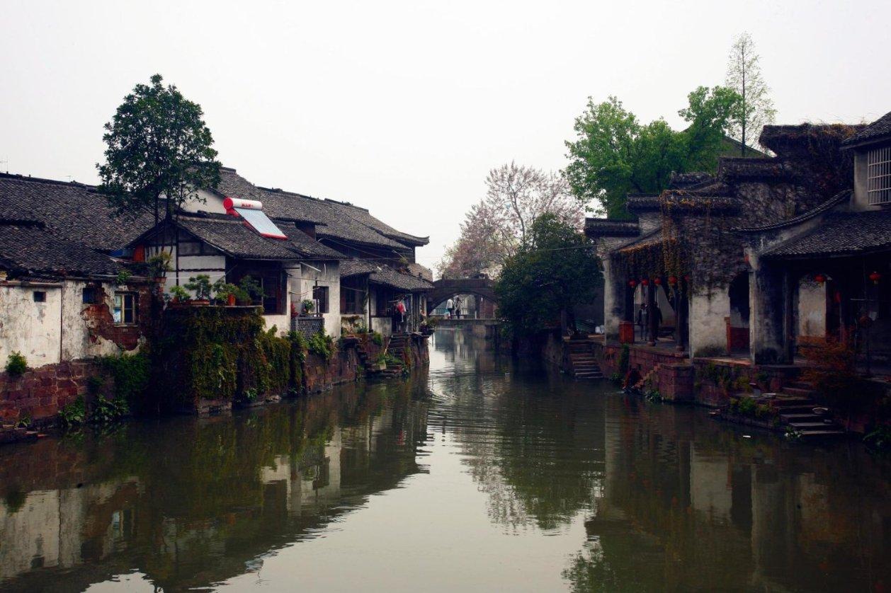 F上面加一横是什么符号这个是什么符号呢？？另外应该怎么打出来呢？？谢谢啦